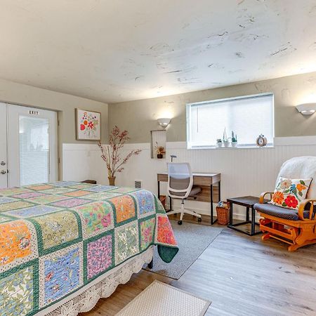 Charming Updated Retreat Walk To Lake Stevens! Экстерьер фото