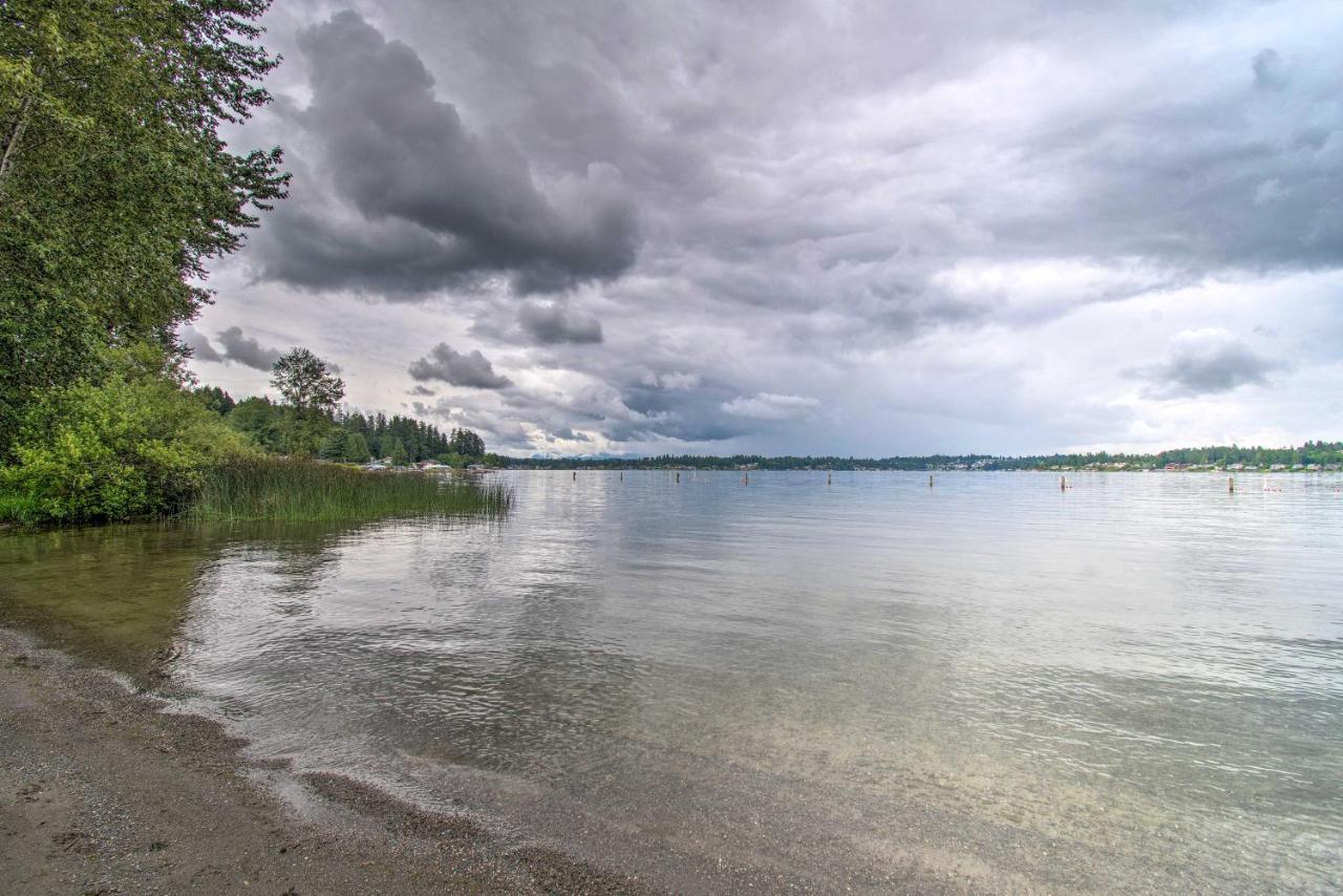 Charming Updated Retreat Walk To Lake Stevens! Экстерьер фото