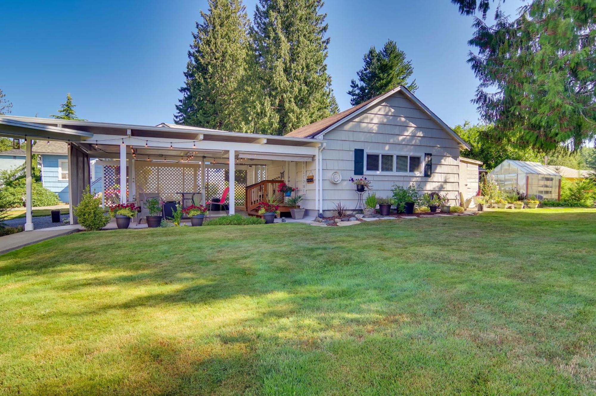 Charming Updated Retreat Walk To Lake Stevens! Экстерьер фото